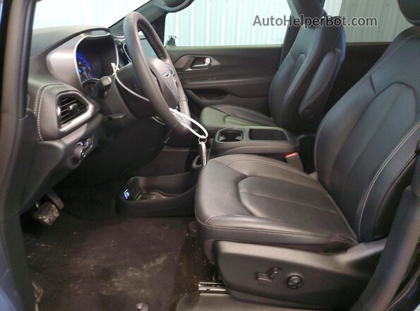 2C4RC1BG3SR518028 2025 CHRYSLER PACIFICA Черный Вид салона спереди