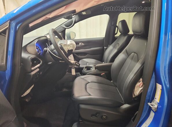 2C4RC1BG3VR568285 2027 CHRYSLER PACIFICA Blue 