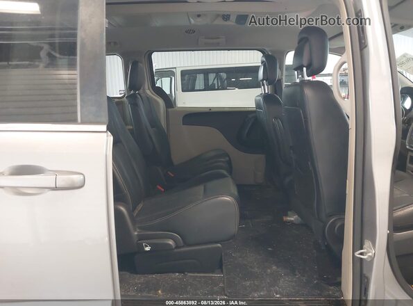 2C4RC1BG4GR240229 2016 CHRYSLER TOWN & COUNTRY Silver Вид наклейки з VIN-кодом