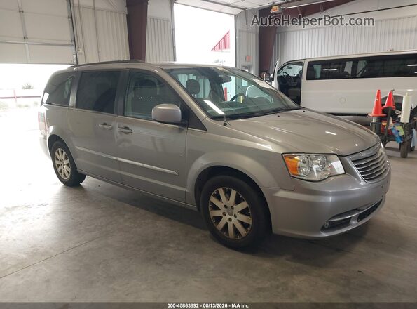 2C4RC1BG4GR240229 2016 CHRYSLER TOWN & COUNTRY Silver Вид задньої частини салону