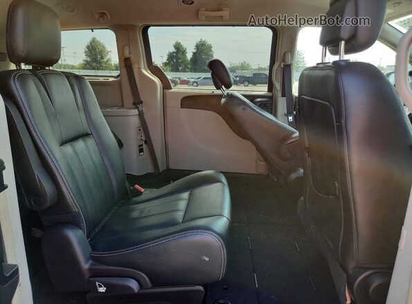 2C4RC1BG4GR247052 2016 CHRYSLER TOWN Серый 