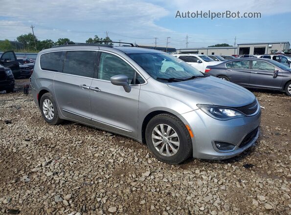 2C4RC1BG4HR747746 2017 CHRYSLER PACIFICA Серебряный Передняя правая четверть