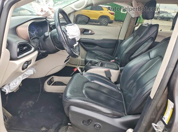 2C4RC1BG4KR731392 2019 CHRYSLER PACIFICA Серый Вид салона спереди