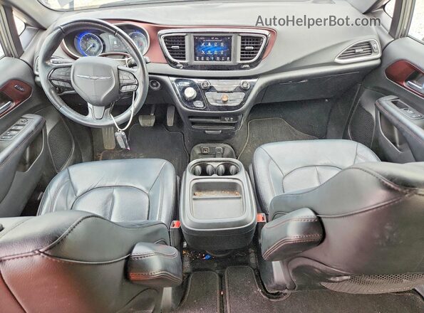 2C4RC1BG4LR101258 2020 CHRYSLER PACIFICA Gray Dashboard view
