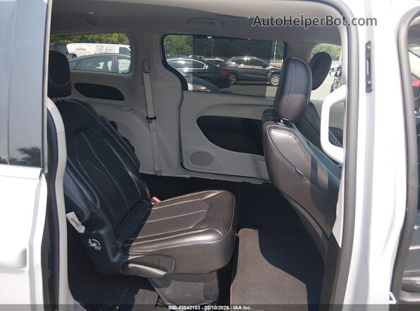2C4RC1BG4PR506929 2023 CHRYSLER PACIFICA Silver Vista de la etiqueta del VIN