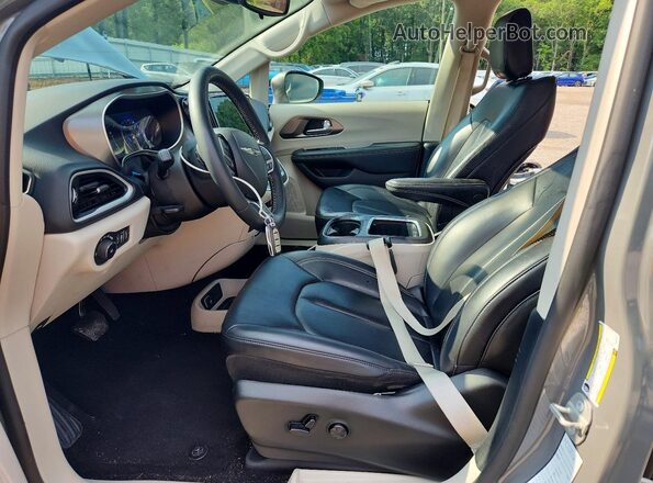 2C4RC1BG4PR586216 2023 CHRYSLER PACIFICA Gray Front interior view