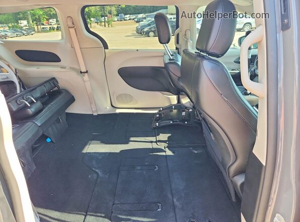 2C4RC1BG4PR586216 2023 CHRYSLER PACIFICA Gray Rear seats view
