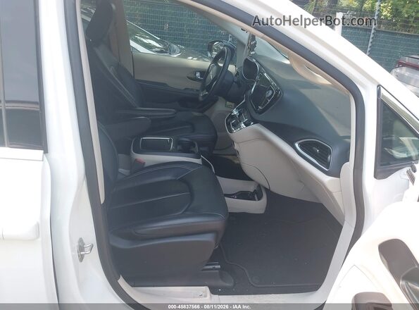 2C4RC1BG4RR123219 2024 CHRYSLER PACIFICA White Front interior view