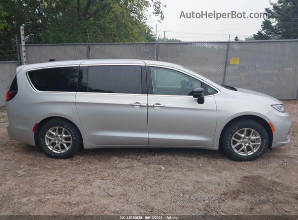 2C4RC1BG4RR149089 2024 CHRYSLER PACIFICA Серебряный Вид задней части салона