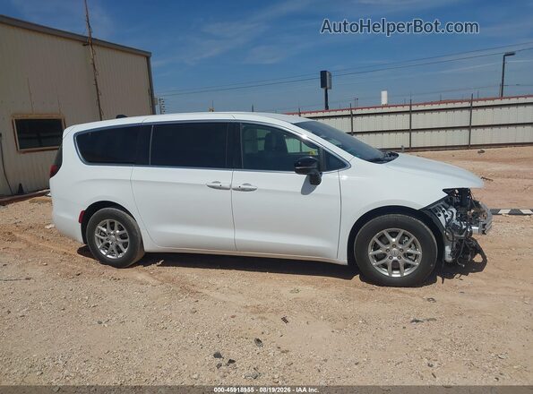 2C4RC1BG4TR263374 2026 CHRYSLER PACIFICA White Rear interior view
