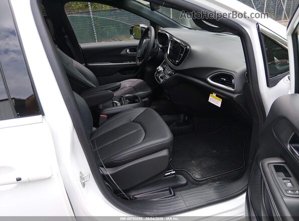 2C4RC1BG4VR576332 2027 CHRYSLER PACIFICA White წინა სალონის ხედი