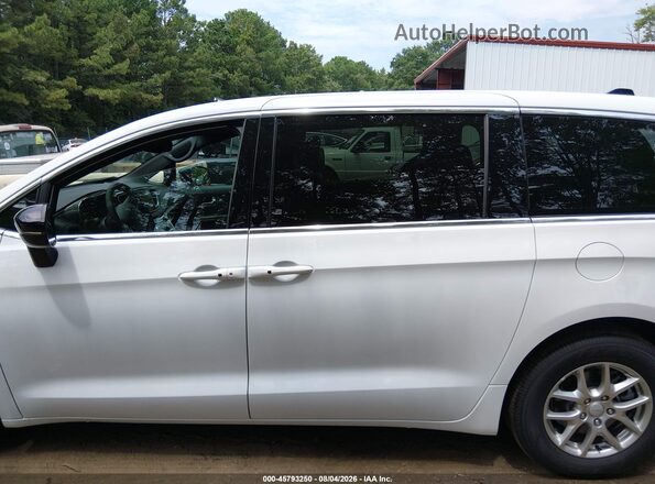 2C4RC1BG4VR576332 2027 CHRYSLER PACIFICA White სალონის 360-გრადუსიანი ხედი