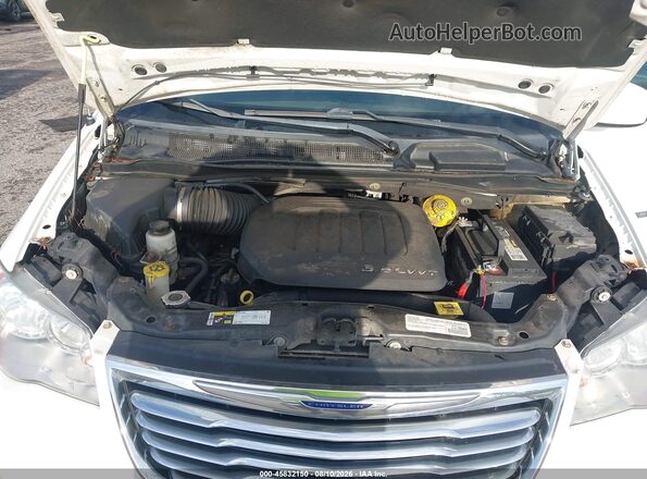 2C4RC1BG5GR128717 2016 CHRYSLER TOWN & COUNTRY Белый Вид сзади