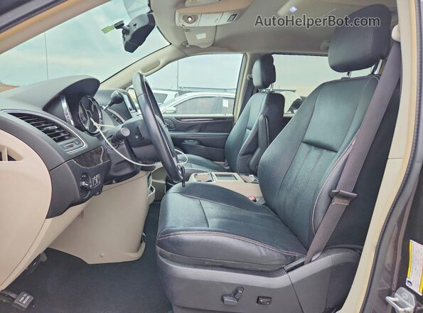 2C4RC1BG5GR186598 2016 CHRYSLER TOWN Gray Widok wnętrza z przodu