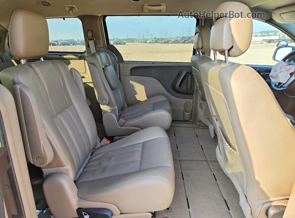 2C4RC1BG5GR199349 2016 CHRYSLER TOWN Желто-коричневый Вид задней части салона