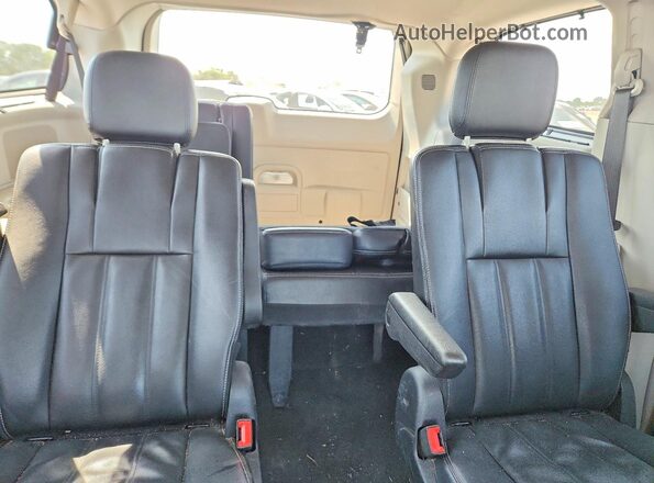 2C4RC1BG5GR246900 2016 CHRYSLER TOWN Серый Вид задних сидений
