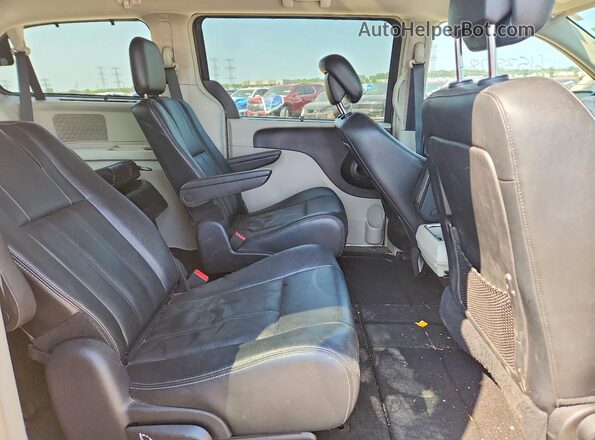 2C4RC1BG5GR246900 2016 CHRYSLER TOWN Серый Вид задней части салона
