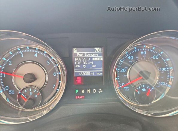 2C4RC1BG5GR290539 2016 CHRYSLER TOWN Белый Вид щитка приборов