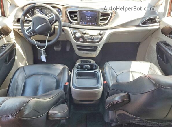 2C4RC1BG5JR332926 2018 CHRYSLER PACIFICA Burgundy Вид панелі приладів