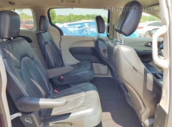 2C4RC1BG5JR332926 2018 CHRYSLER PACIFICA Burgundy Вид задньої частини салону