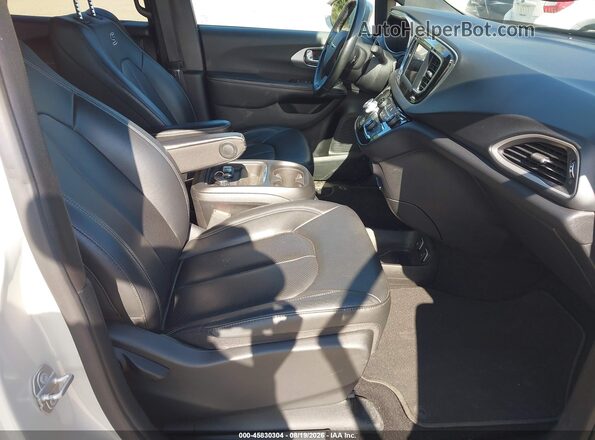 2C4RC1BG5LR122863 2020 CHRYSLER PACIFICA White Вид салону спереду