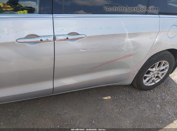 2C4RC1BG5PR532861 2023 CHRYSLER PACIFICA Silver Widok z przodu