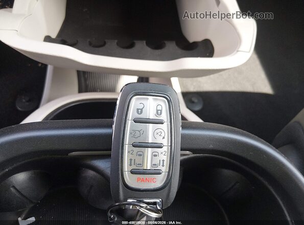 2C4RC1BG5PR532861 2023 CHRYSLER PACIFICA Silver Widok deski rozdzielczej