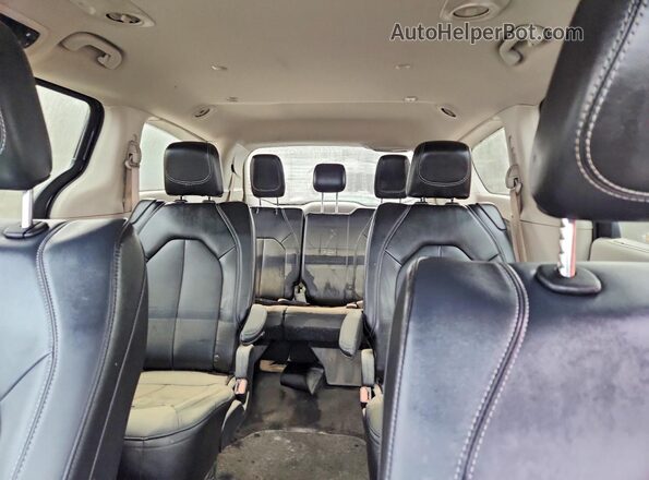 2C4RC1BG5RR136674 2024 CHRYSLER PACIFICA Black უკანა სალონის ხედი