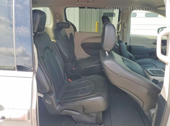 2C4RC1BG5RR167620 2024 CHRYSLER PACIFICA Silver Вид задньої частини салону