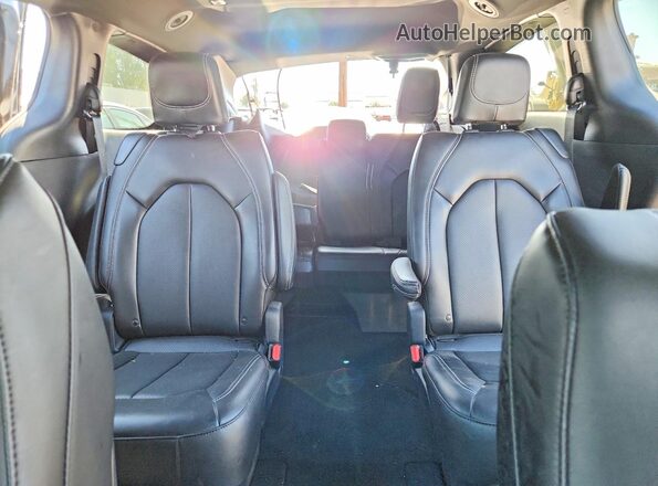 2C4RC1BG5TR281995 2026 CHRYSLER PACIFICA Black Widok tylnych siedzeń