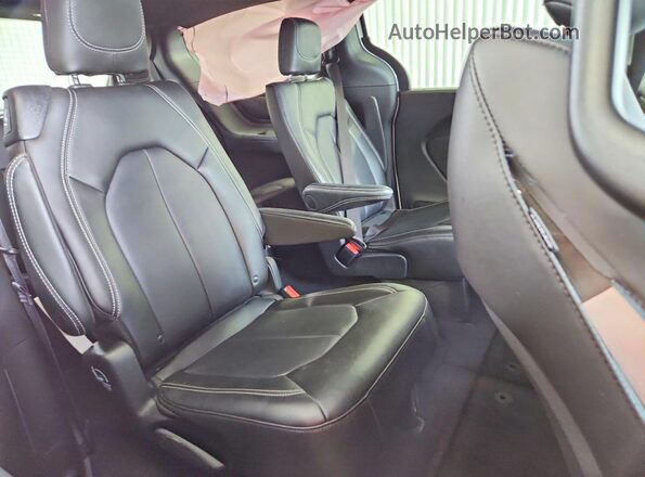 2C4RC1BG5VR562858 2027 CHRYSLER PACIFICA White Widok wnętrza z tyłu