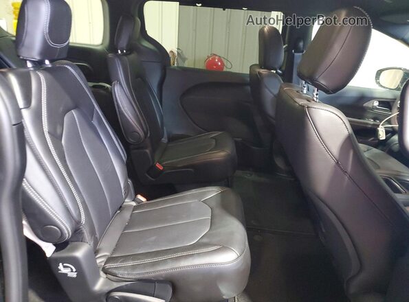 2C4RC1BG5VR577148 2027 CHRYSLER PACIFICA Black Widok wnętrza z tyłu