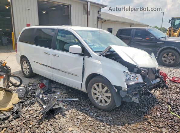 2C4RC1BG6GR159152 2016 CHRYSLER TOWN Белый Передняя правая четверть