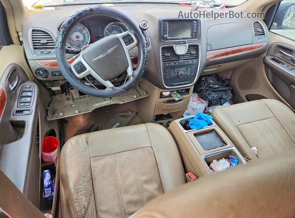 2C4RC1BG6GR186674 2016 CHRYSLER TOWN Tan წინა პანელის ხედი