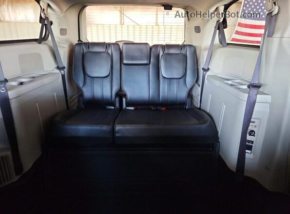 2C4RC1BG6GR229555 2016 CHRYSLER TOWN Black 