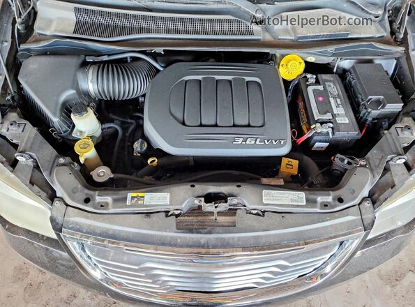 2C4RC1BG6GR229555 2016 CHRYSLER TOWN Black 