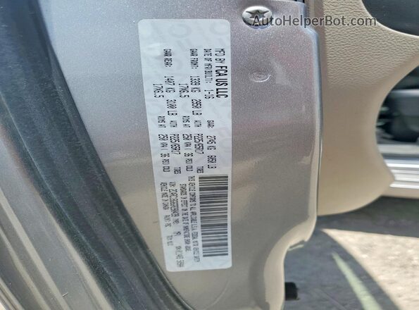 2C4RC1BG6GR280439 2016 CHRYSLER TOWN Silver სალონის 360-გრადუსიანი ხედი