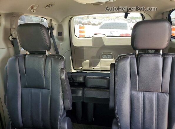 2C4RC1BG6GR280439 2016 CHRYSLER TOWN Silver უკანა სავარძლების ხედი