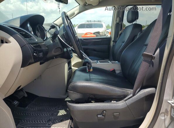 2C4RC1BG6GR280439 2016 CHRYSLER TOWN Silver წინა სალონის ხედი