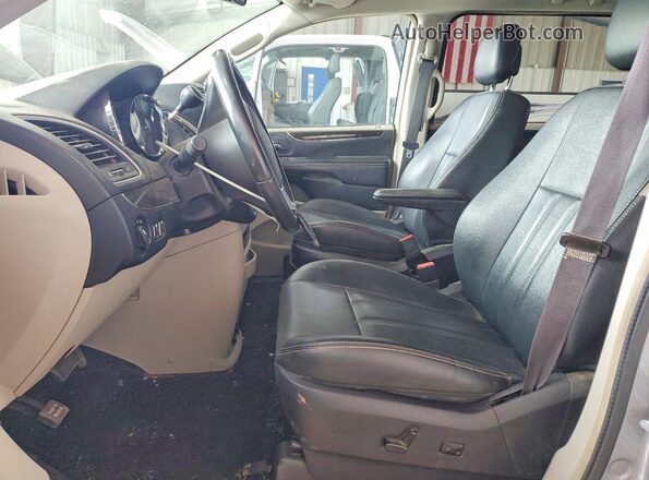 2C4RC1BG6GR300592 2016 CHRYSLER TOWN Silver წინა სალონის ხედი
