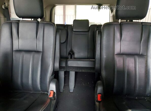2C4RC1BG6GR300592 2016 CHRYSLER TOWN Silver უკანა სავარძლების ხედი