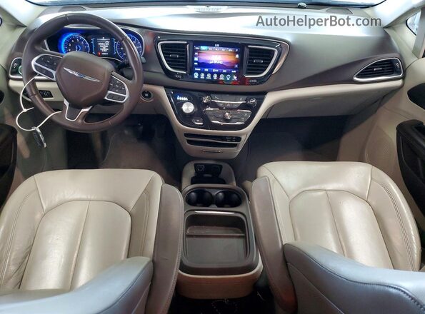 2C4RC1BG6HR543899 2017 CHRYSLER PACIFICA Бордовый Вид панели приборов
