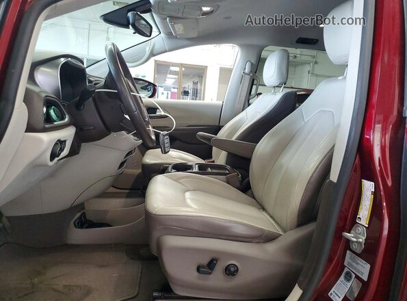 2C4RC1BG6HR543899 2017 CHRYSLER PACIFICA Бордовый Вид салона спереди