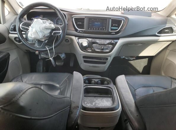 2C4RC1BG6JR119595 2018 CHRYSLER PACIFICA Gray Widok wnętrza 360 stopni