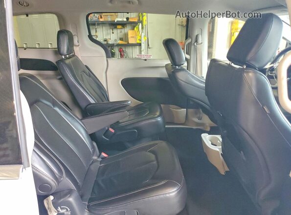 2C4RC1BG6NR218231 2022 CHRYSLER PACIFICA White Вид задньої частини салону