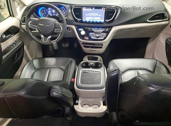 2C4RC1BG6PR620348 2023 CHRYSLER PACIFICA Silver Вид панелі приладів
