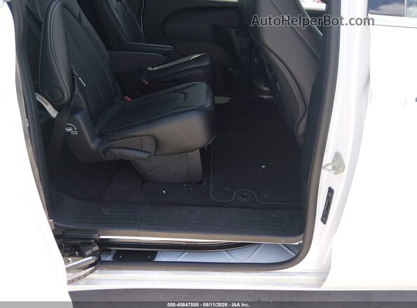 2C4RC1BG6TR156682 2026 CHRYSLER PACIFICA White Widok naklejki z numerem VIN