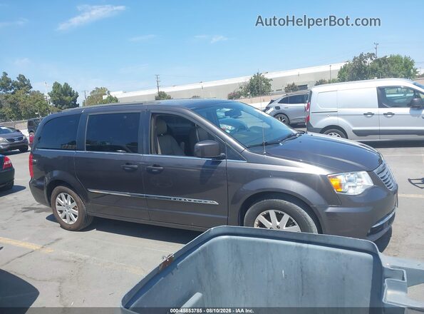 2C4RC1BG7GR156339 2016 CHRYSLER TOWN & COUNTRY Gray Вид задньої частини салону