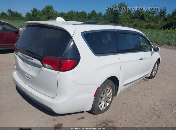 2C4RC1BG7HR524388 2017 CHRYSLER PACIFICA White Rear right