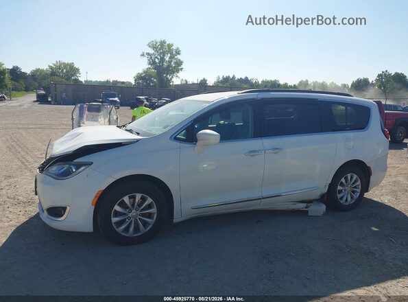 2C4RC1BG7HR524388 2017 CHRYSLER PACIFICA White 